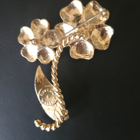 Vintage Butler & Wilson Faux Pearl Flower Brooch Pin - Picture 8 of 9